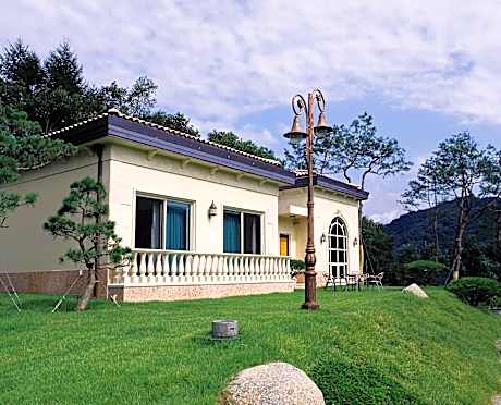 Crystal Valley CC Golden Village