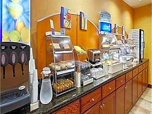 Holiday Inn Express & Suites Malvern, an IHG Hotel