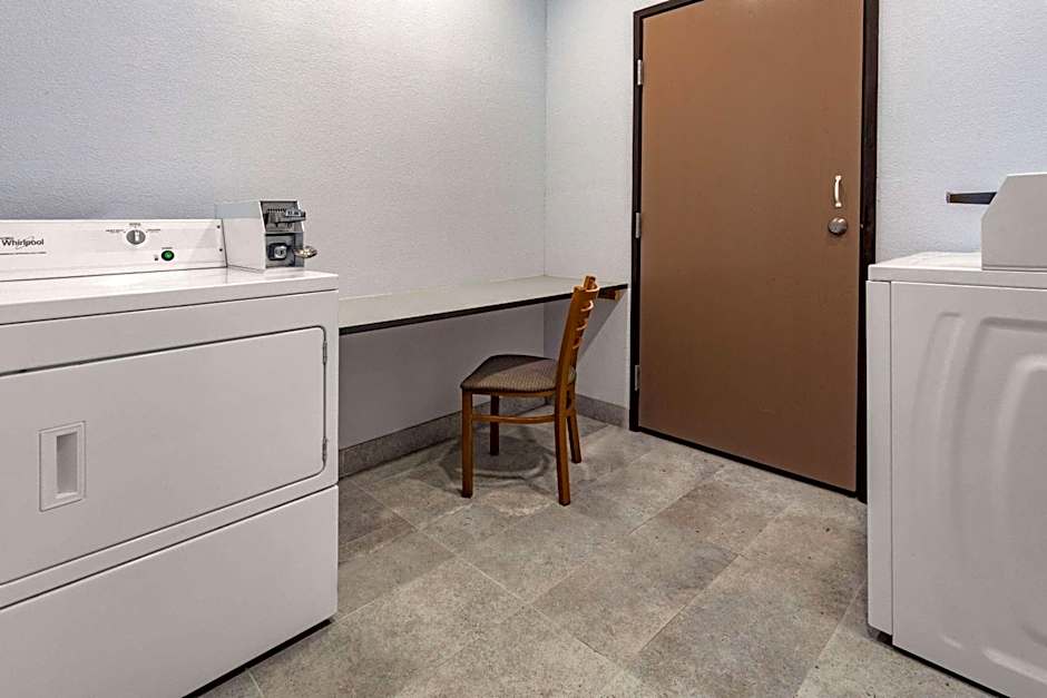 AmericInn by Wyndham Quincy