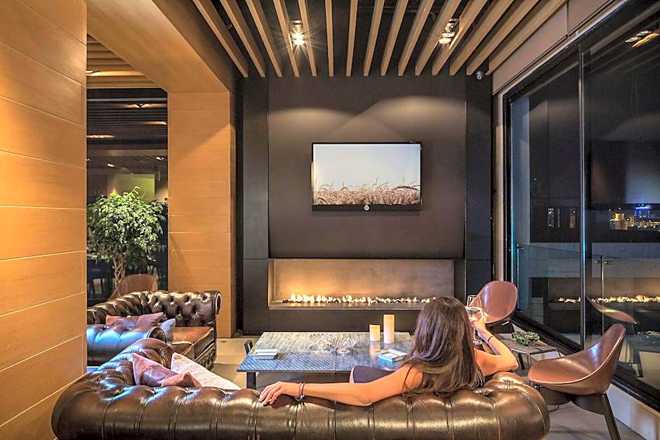 O Monot Luxury Boutique Hotel