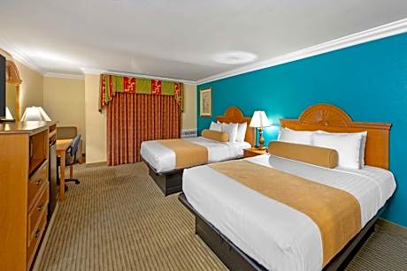 2 Queen Beds NSMK Pillow Top Mattress Microwave Fridge Internet Coffee Maker Continental Breakfast