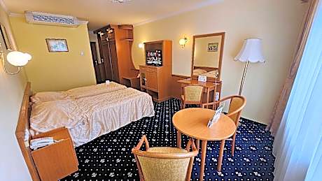 Superior - 2 Beds 1 Extra