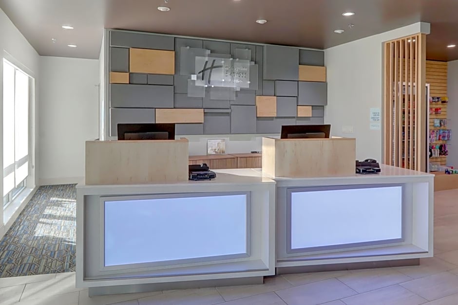 Holiday Inn Express & Suites - Auburn Downtown, an IHG Hotel