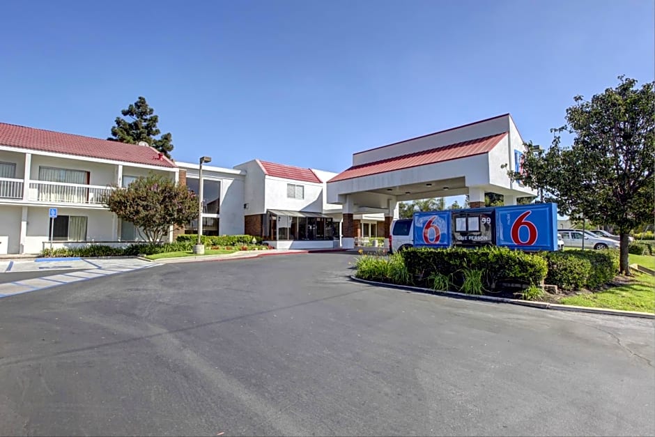 Motel 6-Santa Ana, CA - Irvine - Orange County Airport