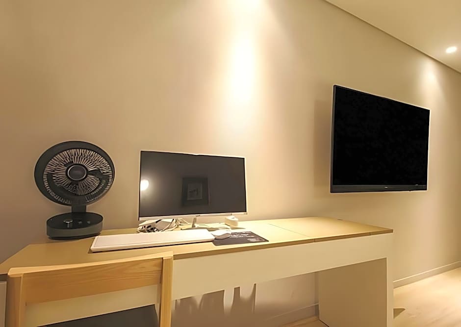 Hound Hotel Changwon - Jinhae Yongwon