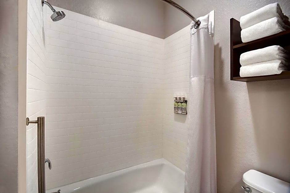 Staybridge Suites Holland By IHG