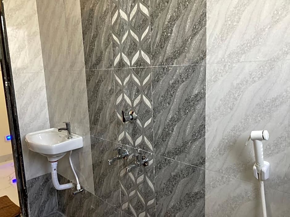 Hotel Sai Viraj Palace 