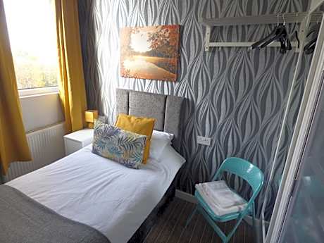 Single Room with Shared Bathroom