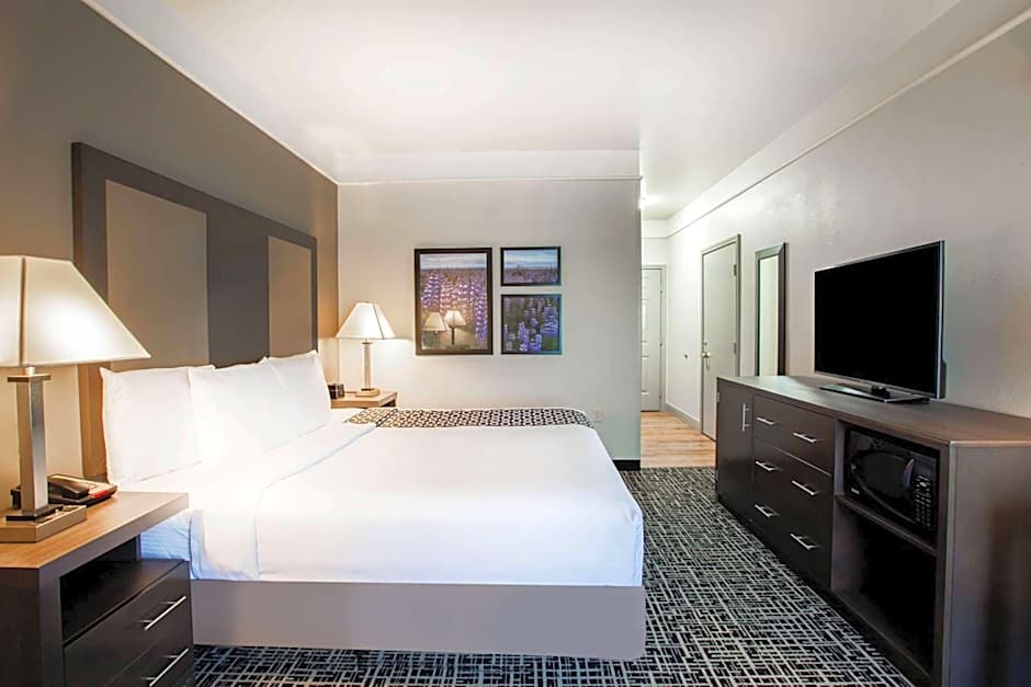 La Quinta Inn & Suites by Wyndham Seguin