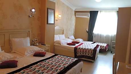 Quadruple Room with Bathroom