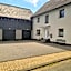 CJS Apartments - Chill or Drive am Nurburgring, Free Parking, WLan, Spacious Rooms, Quiet Location