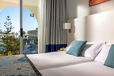 Two-Bedroom Apartment (4 Adults)