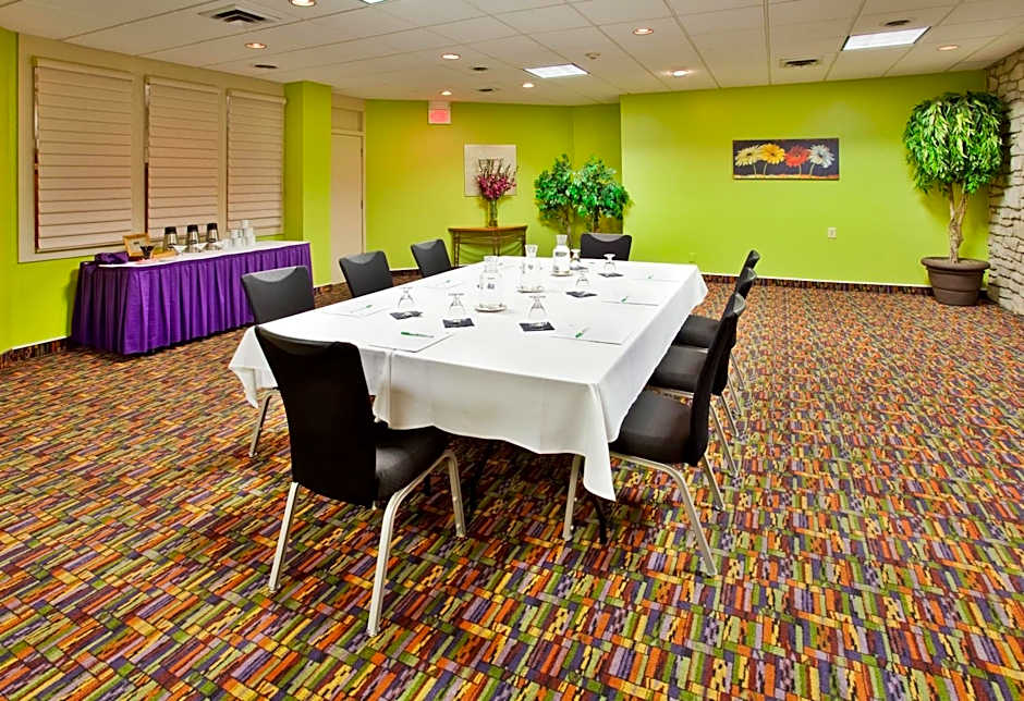 Holiday Inn At the Campus By IHG