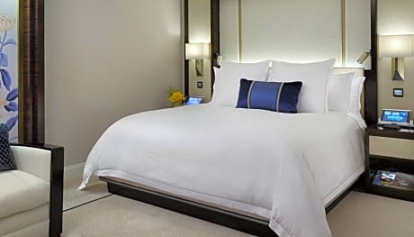 Grand Deluxe King Accessible