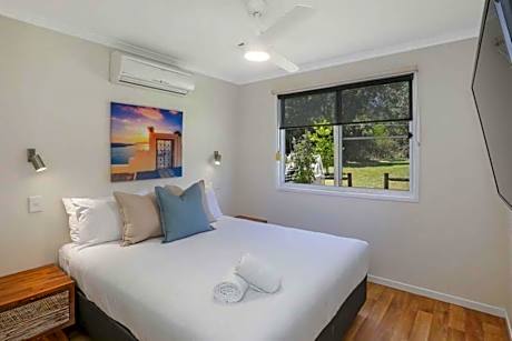 Deluxe Two-Bedroom Cabin