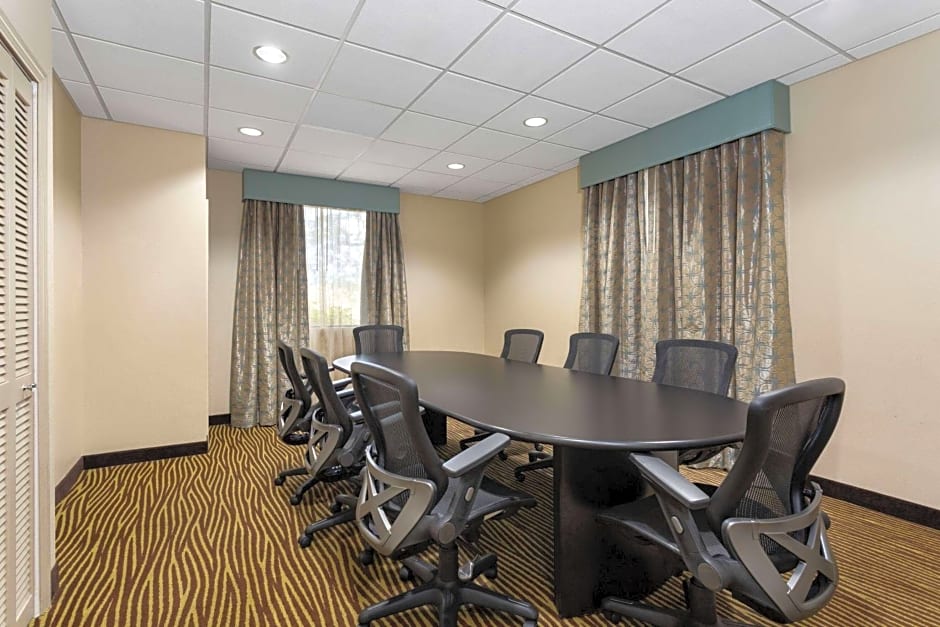 La Quinta Inn & Suites by Wyndham Bonita Springs Naples