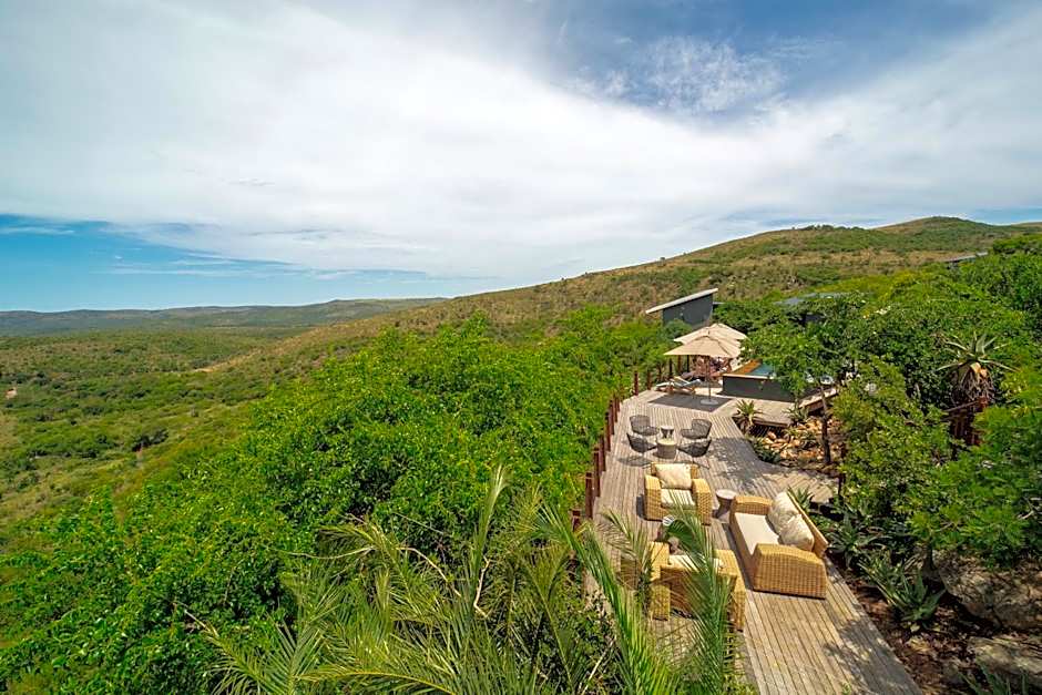 Rhino Ridge Safari Lodge