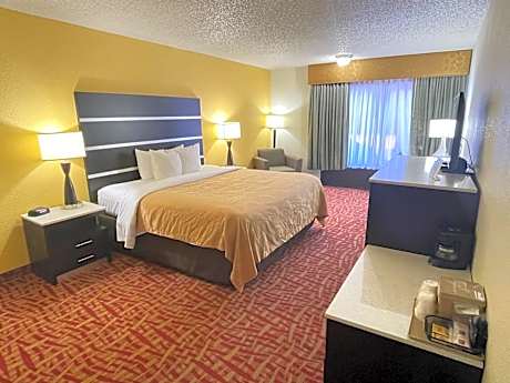 1 King Bed Nonsmoking