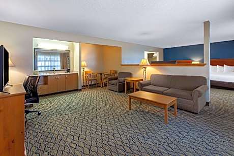2 Queen Beds Lakefront Suite Kitchenette Non-Smoking