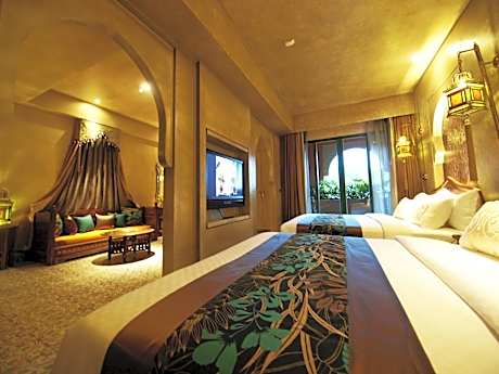 Staycation Offer - Room Selected at Check-In with Free Benefits