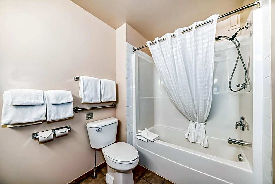 Grande Cache Inn & Suites