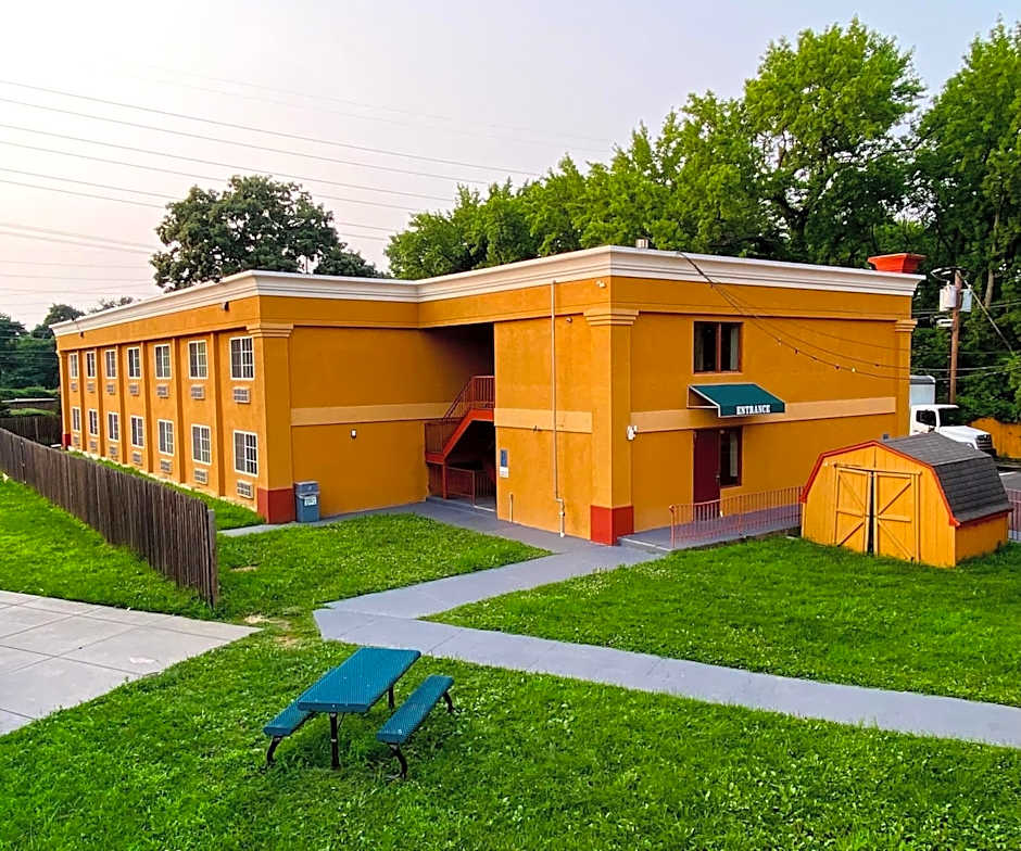 Super 8 by Wyndham Gloucester