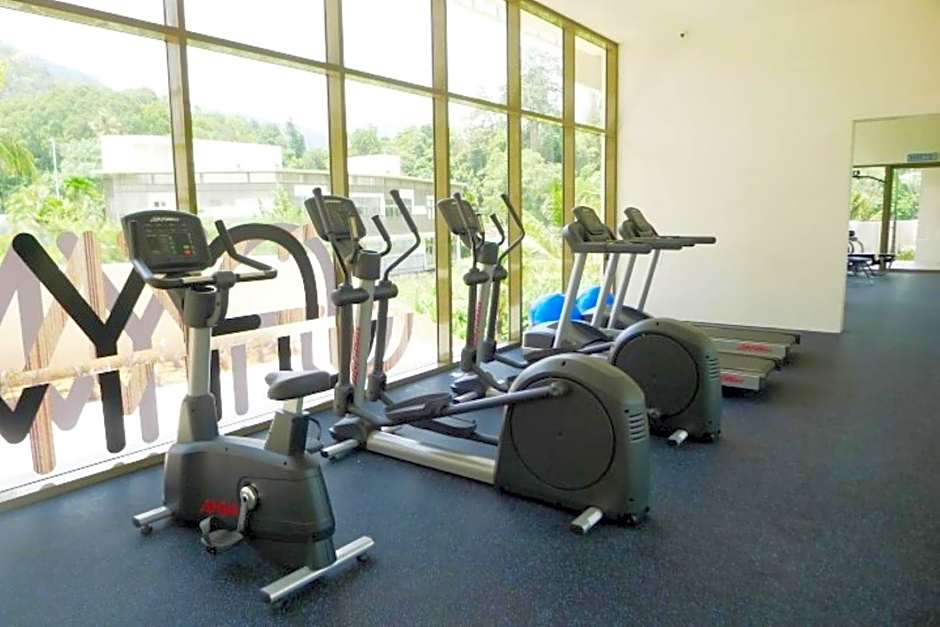 By The Sea Side Seaview and Mountain View 252