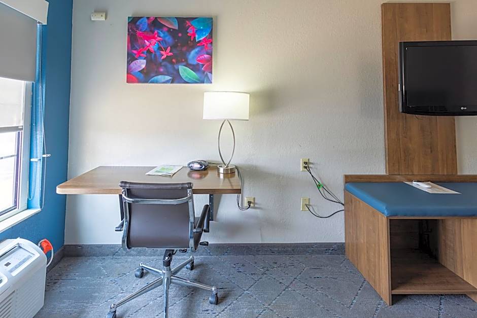 Countryside Inn and Suites