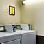Super 8 by Wyndham Cedar Rapids