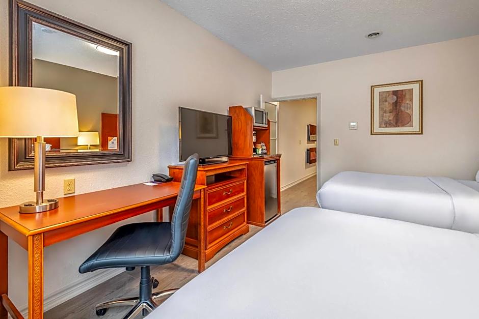 Comfort Inn & Suites Thousand Islands Harbour District