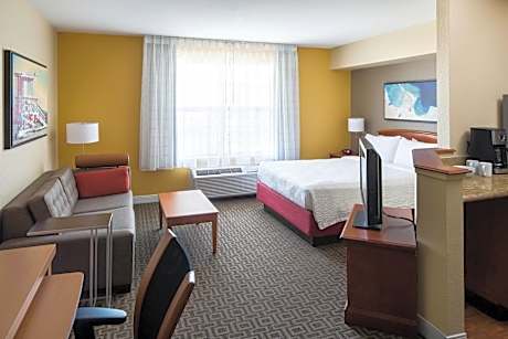 Studio Queen Room with Sofa Bed and Roll-In Shower - Mobility/Hearing Accessible
