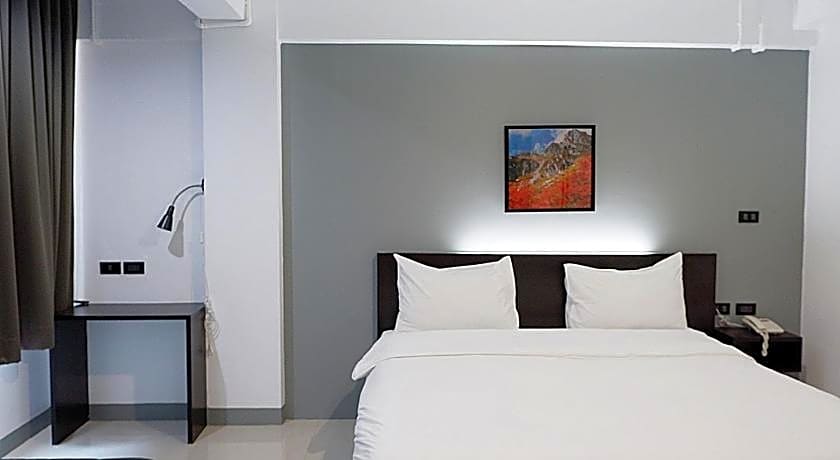 IZEN Budget Hotel & Residences