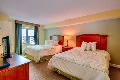 3 Bed Room Condo with Pool View and Beach View