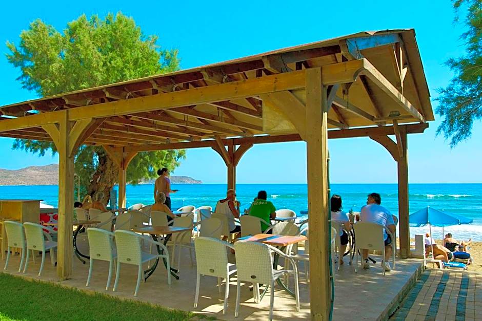 Vetoulas Suites n Studios in Stalos beach