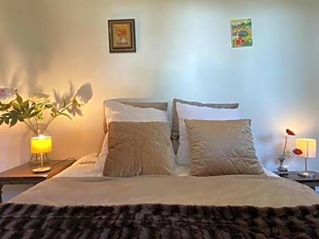 Apartment with Garden View