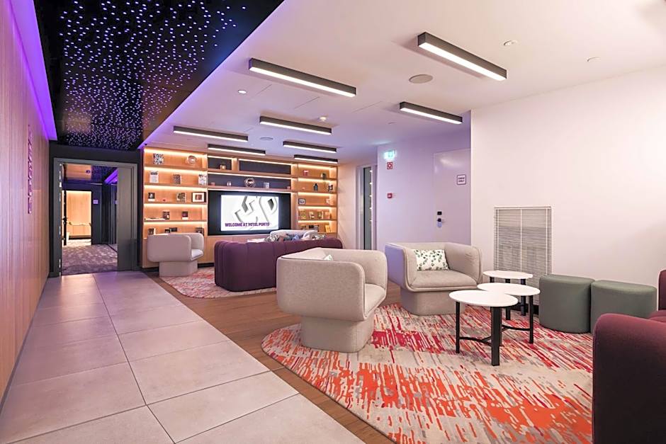 YOTEL Porto