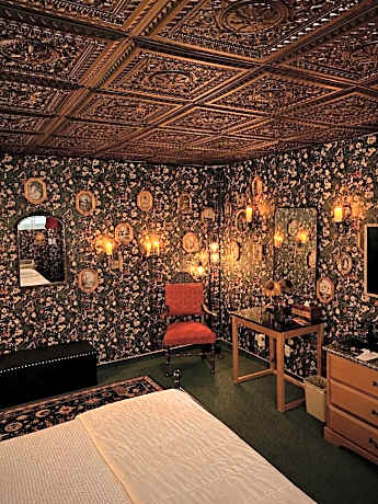 Standard King Room (Upstairs)