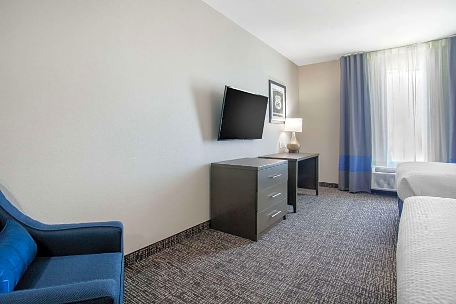 Holiday Inn Express & Suites East Tulsa - Catoosa By IHG