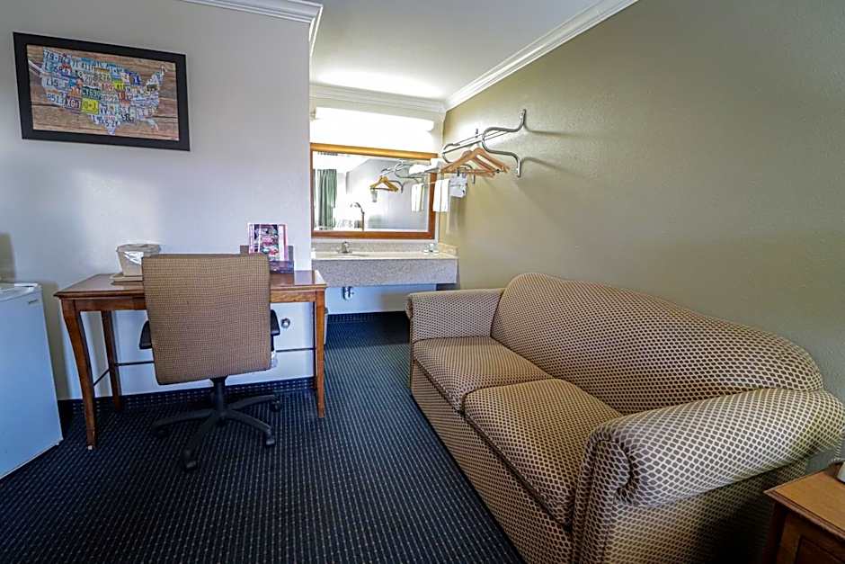 University Inn & Suites