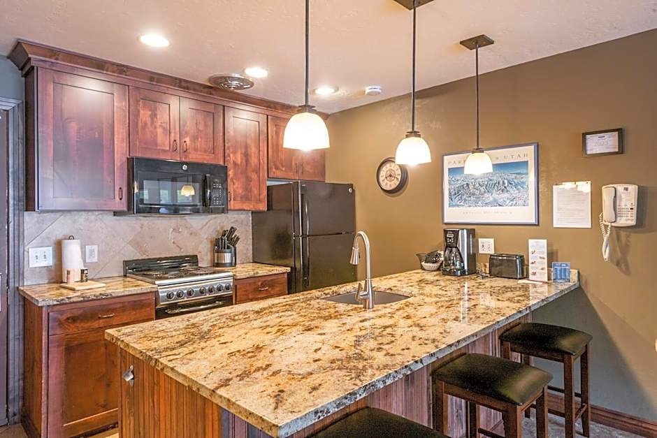 Treasure Mountain Inn