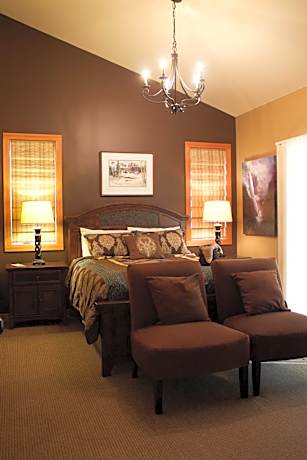 Queen Room with Garden View