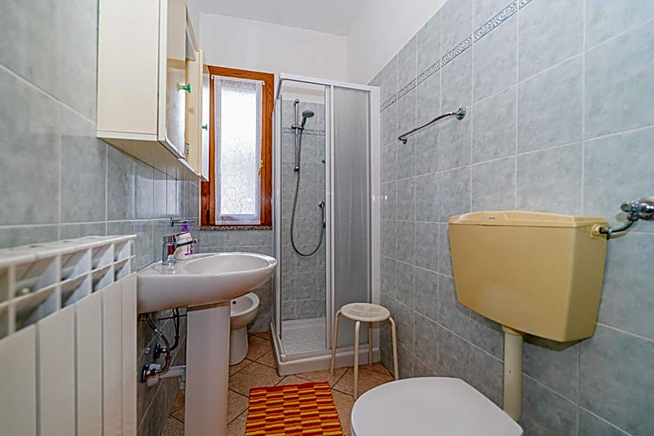 Apartment in villa 2 to 3 persons with large private garden