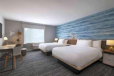 Studio with Two Queen Beds - Hearing Accessible