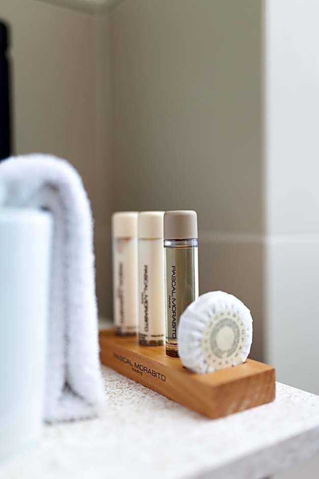 Tinah Paris, Champs Elysées