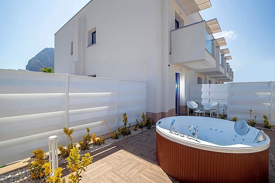 Sundeck Hotel