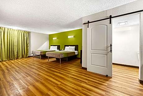 2 Queen Beds | Mobility Accessible Tub Nsmk