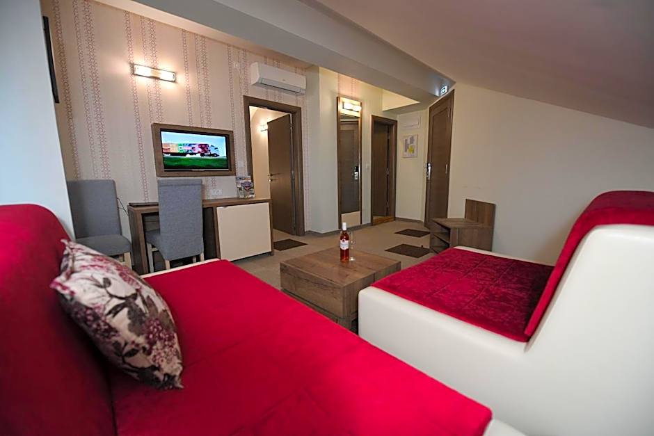 Photo 1 of 10 of Deluxe Apartment