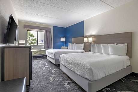 Queen Rooms with Two Queen Beds - Non-Smoking