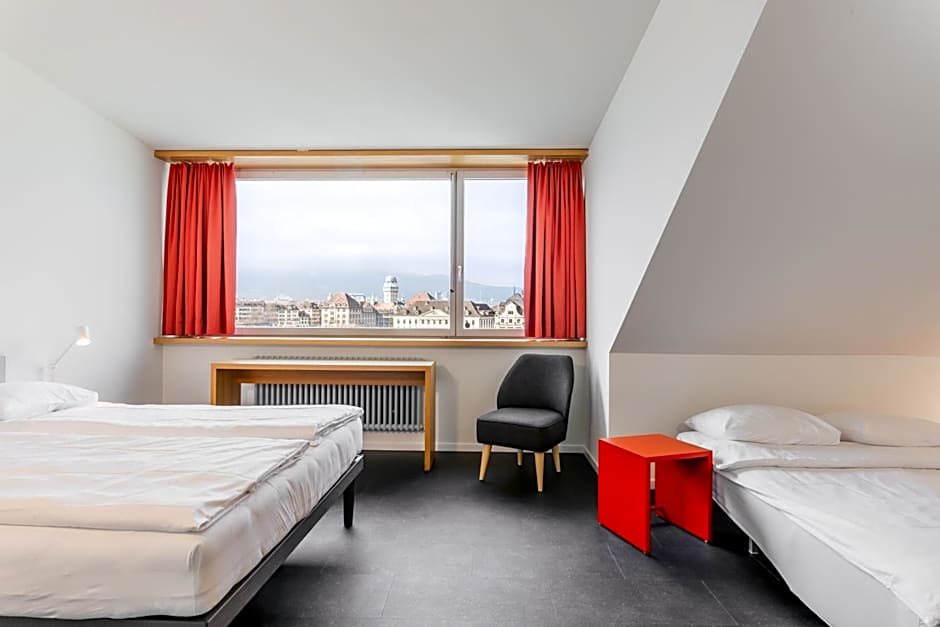 Hotel Marta - 1950's architecture in Zurich's vibrant old town, near main station