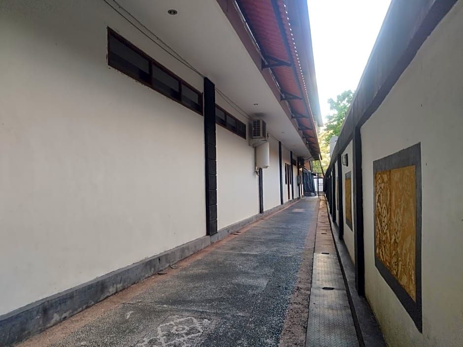 Mirah Hostel Legian
